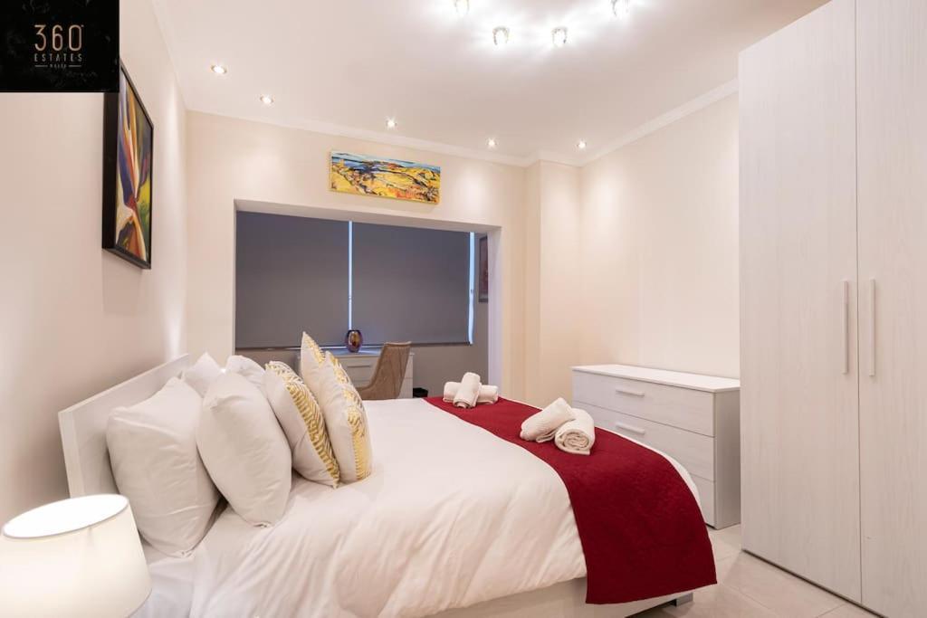 One Of A Kind, Seafront Property In St Georges Bay By 360 Estates Saint Julian's Bagian luar foto